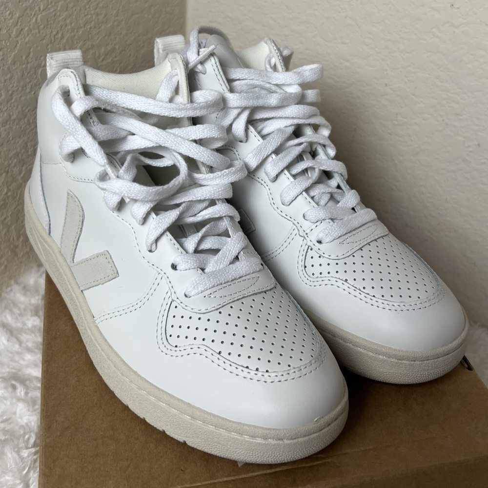 Veja High Top Sneakers Women's Size: 7